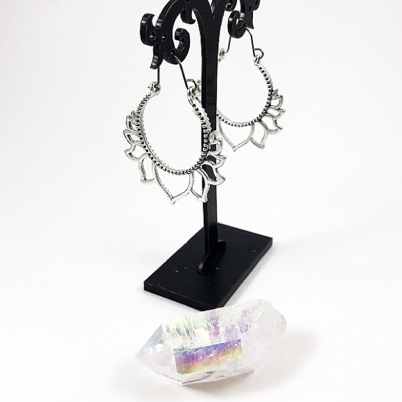 🌈 CUSTOM Lotus Rainbow Aura Earrings - Picture 8 of 8